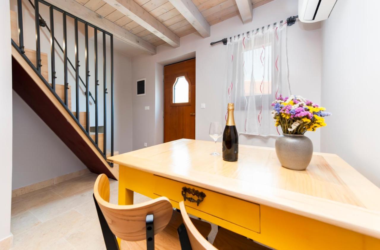 La Picia Apartment Ровин Екстериор снимка